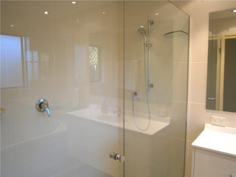 42 Ironbark Road, Chapel Hill QLD 4069