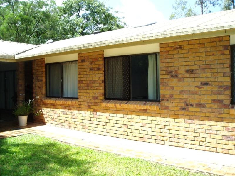 42 Ironbark Road, Chapel Hill QLD 4069