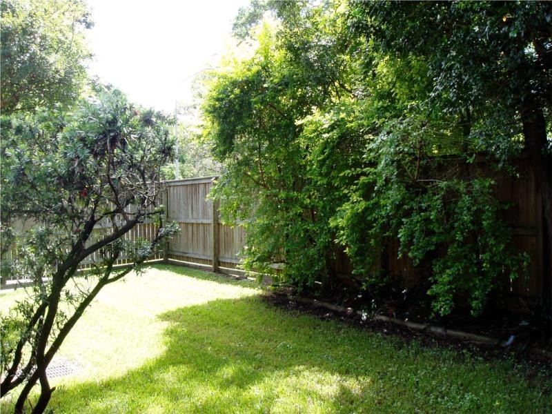 42 Ironbark Road, Chapel Hill QLD 4069