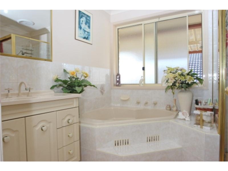 1 Cassinia Place, Mount Annan NSW 2567