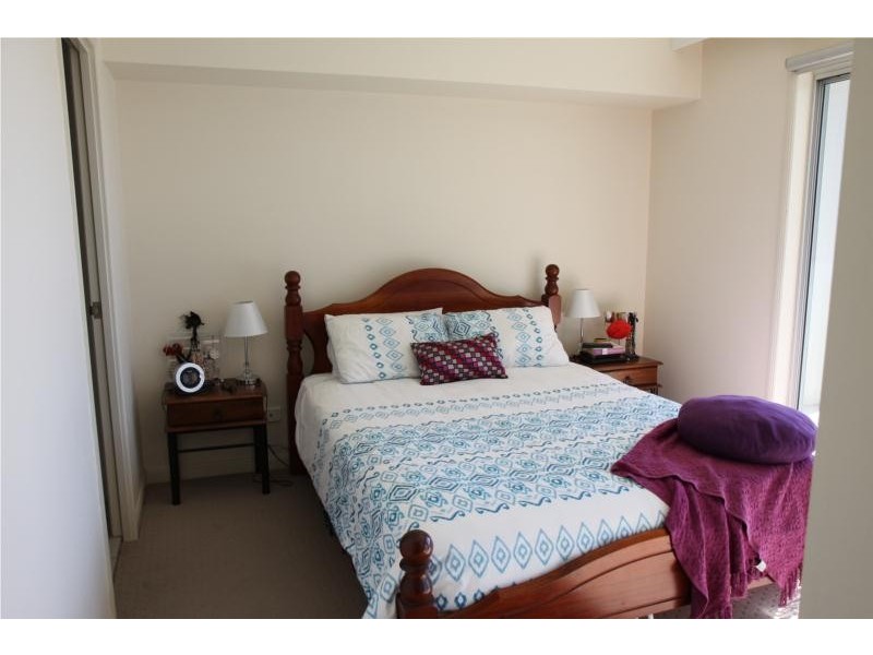 19 Thorn Street, Kangaroo Point QLD 4169