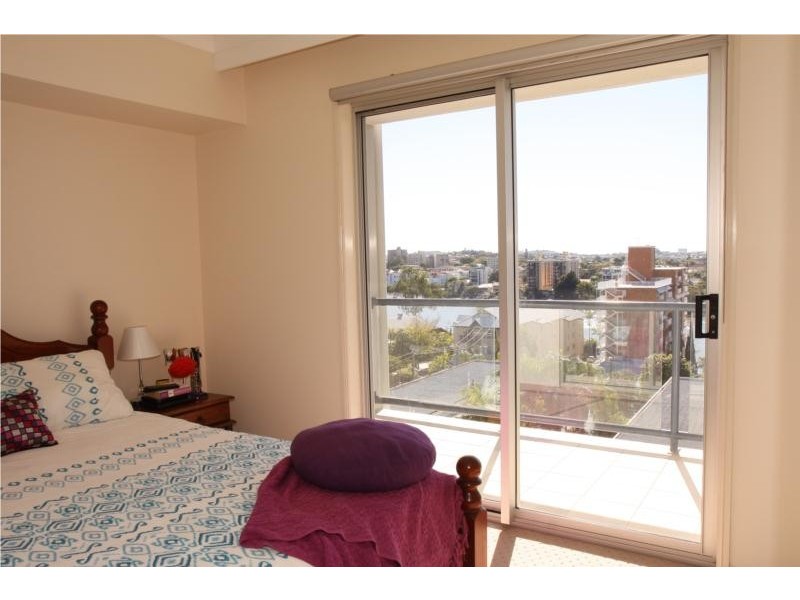 19 Thorn Street, Kangaroo Point QLD 4169
