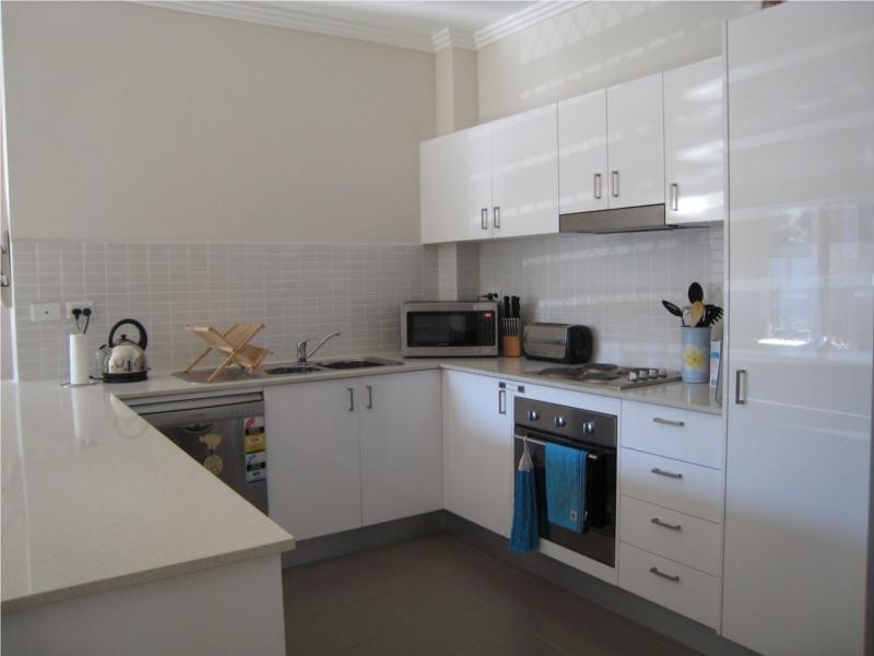 2/9 Stuart Street, Helensburgh NSW 2508