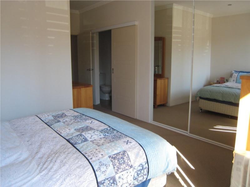 2/9 Stuart Street, Helensburgh NSW 2508