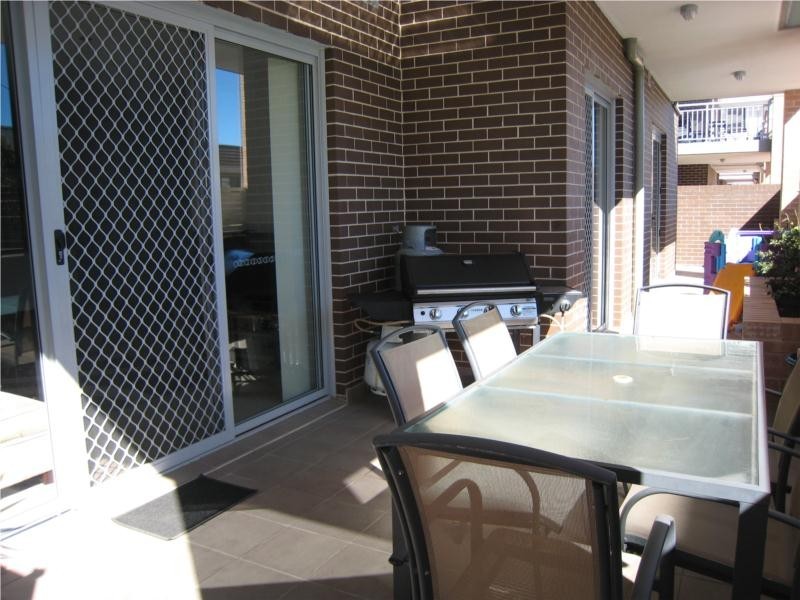 2/9 Stuart Street, Helensburgh NSW 2508