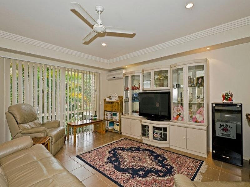2/14 Redstart Ave, Upper Coomera QLD 4209