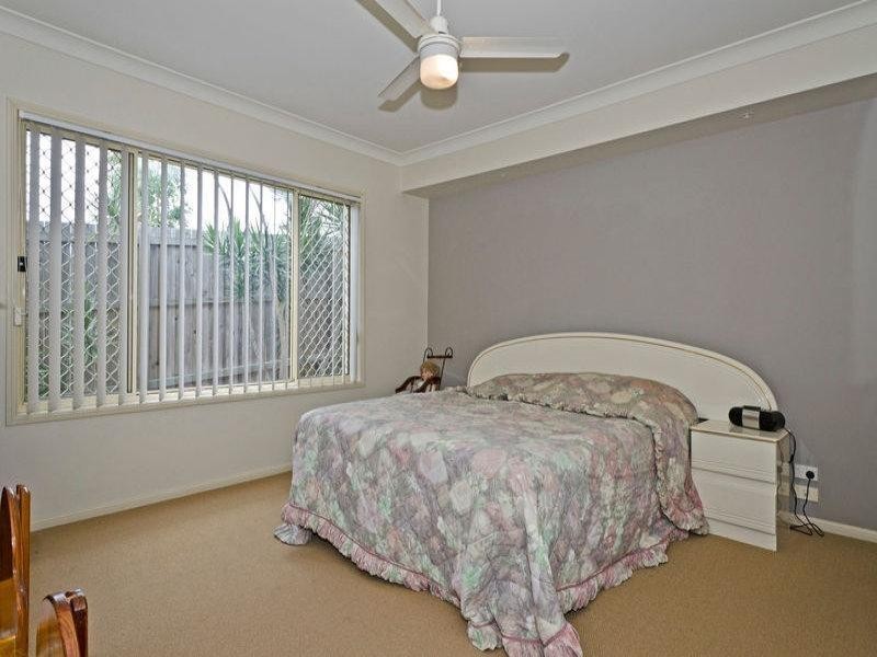 2/14 Redstart Ave, Upper Coomera QLD 4209