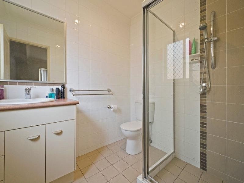 2/14 Redstart Ave, Upper Coomera QLD 4209