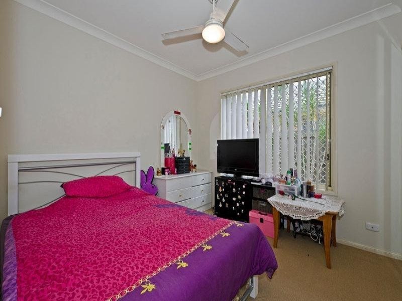 2/14 Redstart Ave, Upper Coomera QLD 4209