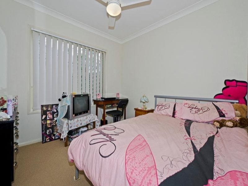 2/14 Redstart Ave, Upper Coomera QLD 4209