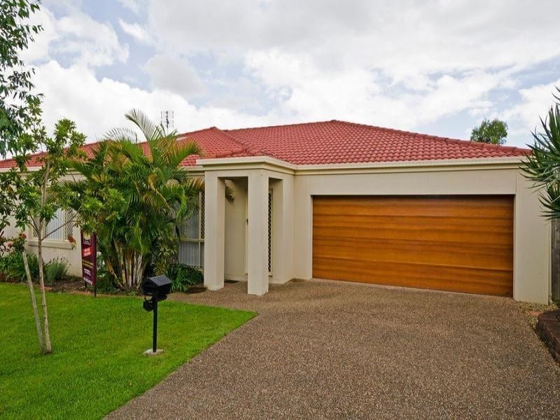 2/14 Redstart Ave, Upper Coomera QLD 4209