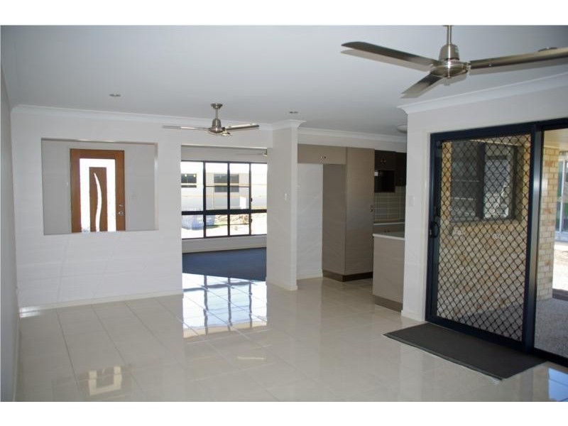 15 Parklane Crescent, Beaconsfield QLD 4740