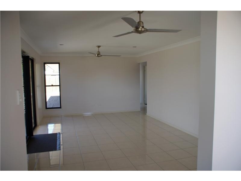 15 Parklane Crescent, Beaconsfield QLD 4740