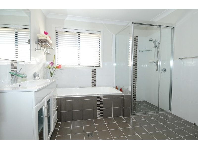 8 Grenadines Way, Bonny Hills NSW 2445