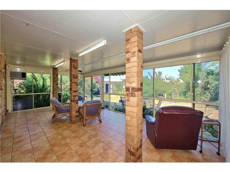 16 Emperor Drive, Elliott Heads QLD 4670