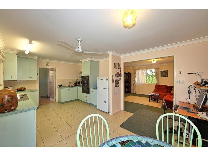 16 Emperor Drive, Elliott Heads QLD 4670