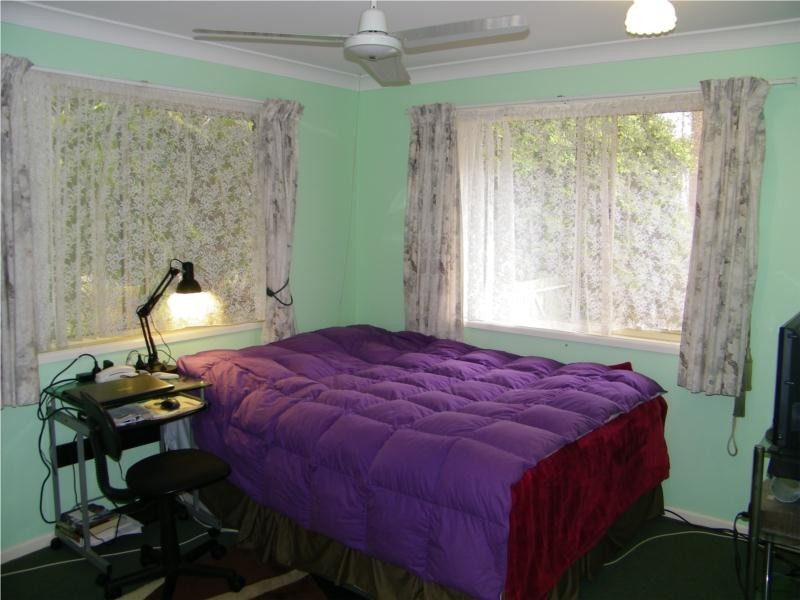 16 Emperor Drive, Elliott Heads QLD 4670