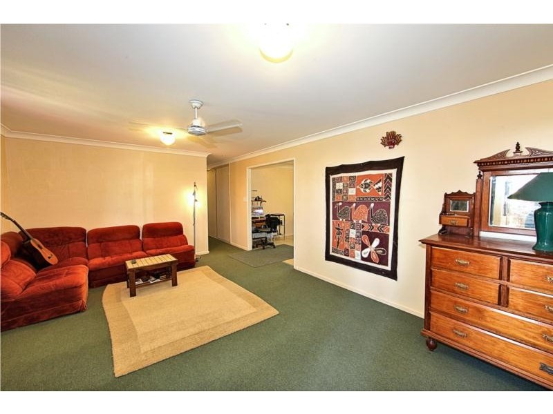 16 Emperor Drive, Elliott Heads QLD 4670