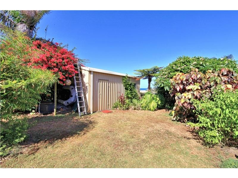 16 Emperor Drive, Elliott Heads QLD 4670