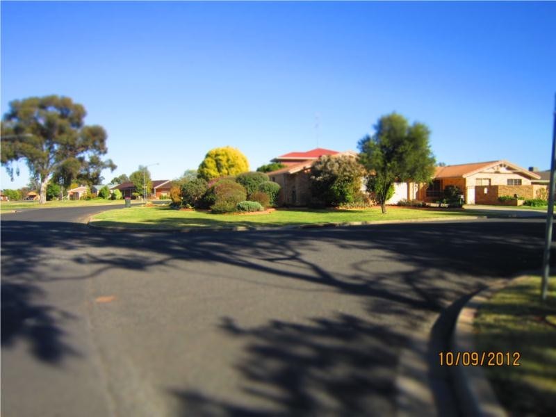 5a Bugno Crescent, Griffith NSW 2680