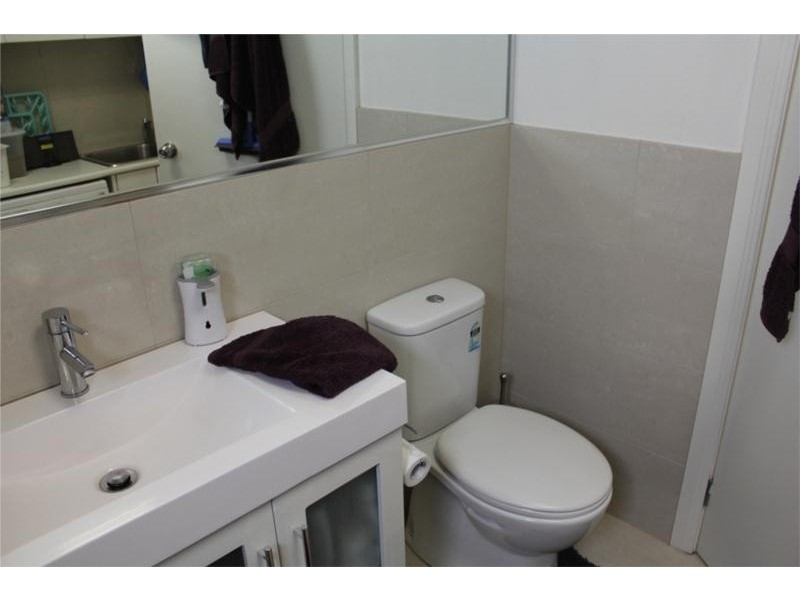 2/290 Charman Road, Cheltenham VIC 3192