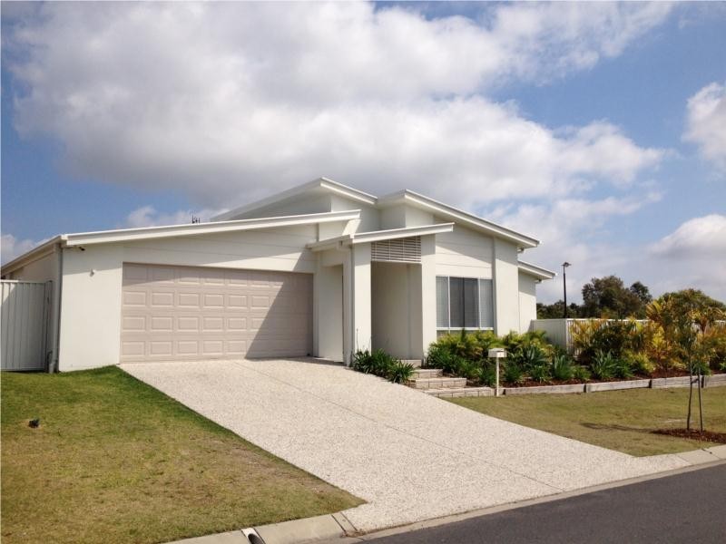 2 Myrtus Street, Mountain Creek QLD 4557