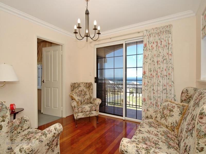 10 Baton Rouge Drive, Mindarie WA 6030