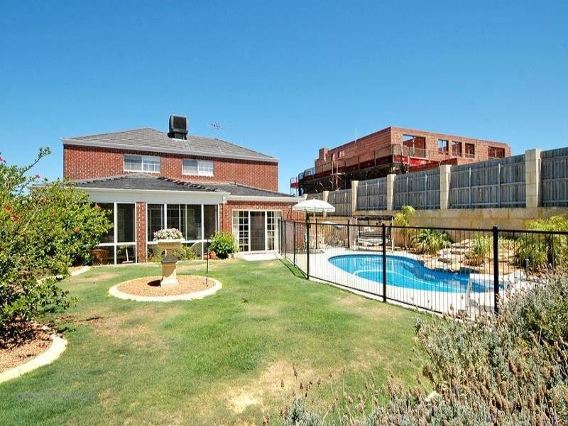 10 Baton Rouge Drive, Mindarie WA 6030