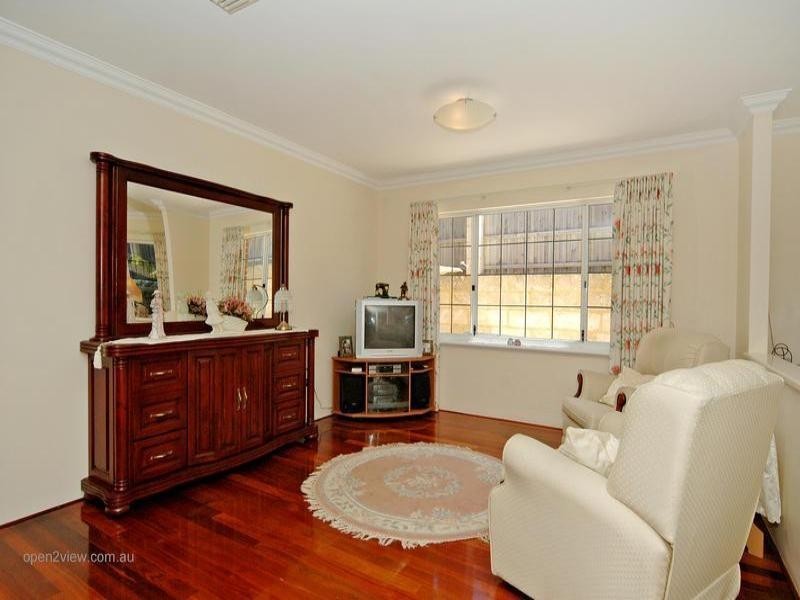 10 Baton Rouge Drive, Mindarie WA 6030