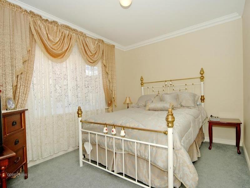 10 Baton Rouge Drive, Mindarie WA 6030