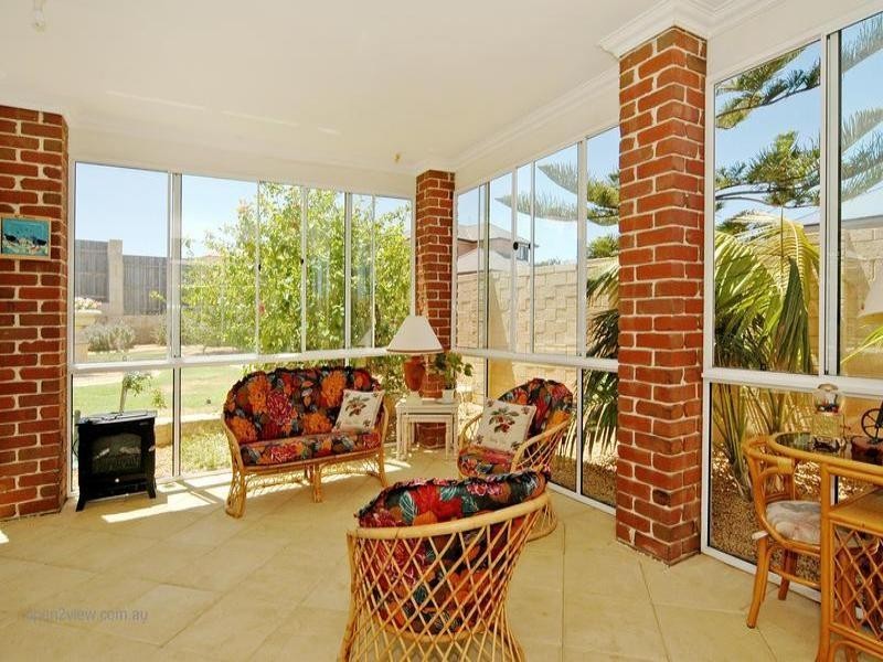 10 Baton Rouge Drive, Mindarie WA 6030