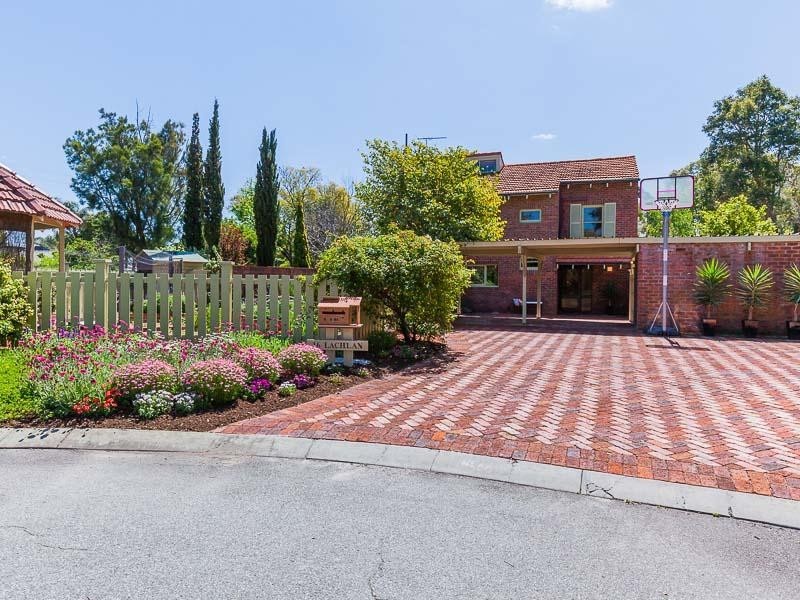 16 Lachlan Road, Thornlie WA 6108