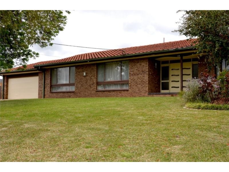 68 Balmoral Crescent, Wagga Wagga NSW 2650