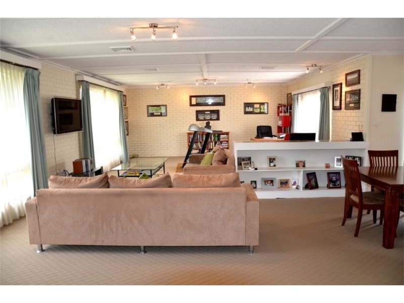 68 Balmoral Crescent, Wagga Wagga NSW 2650