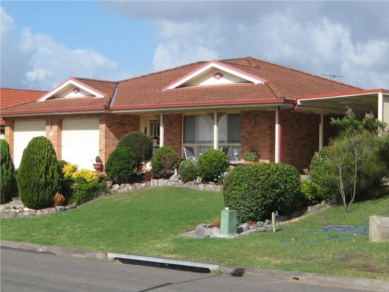 21 Bracken Close, Cameron Park NSW 2285