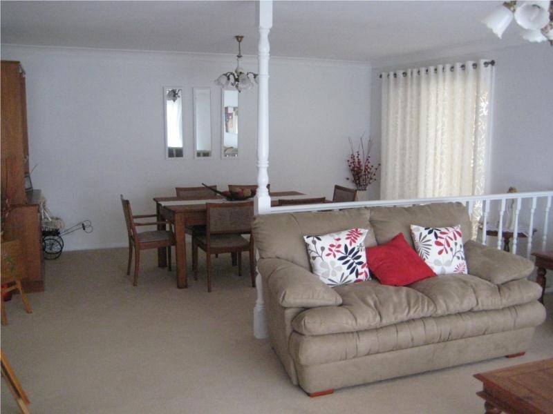 21 Bracken Close, Cameron Park NSW 2285