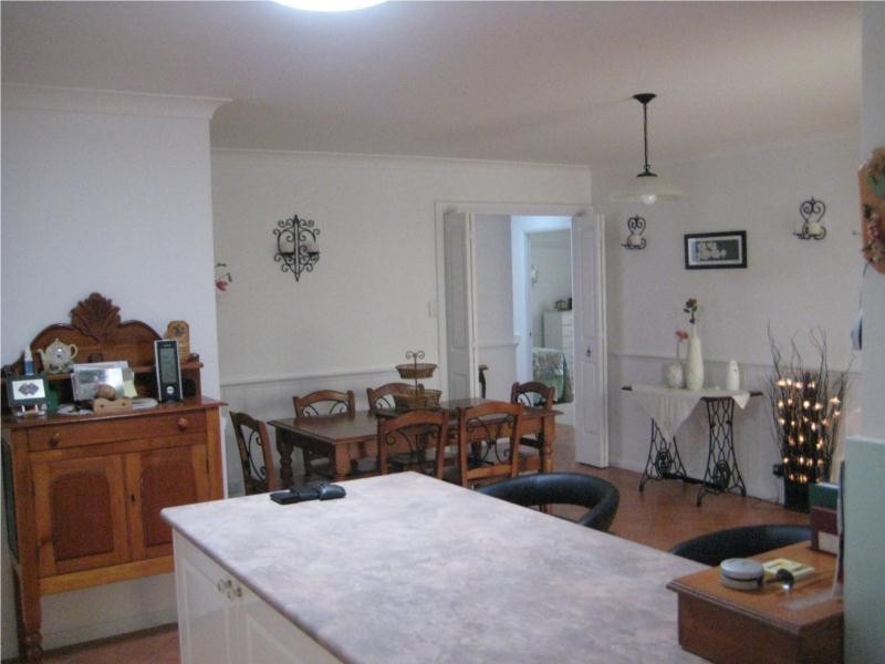 21 Bracken Close, Cameron Park NSW 2285