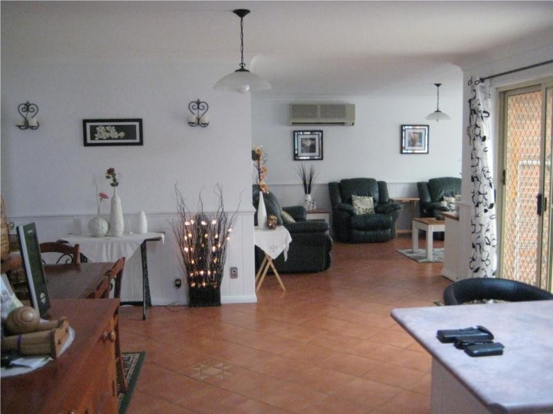 21 Bracken Close, Cameron Park NSW 2285