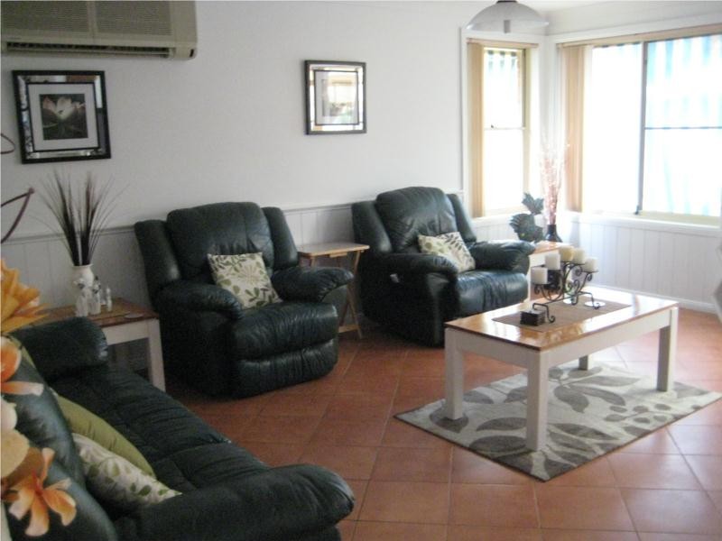 21 Bracken Close, Cameron Park NSW 2285