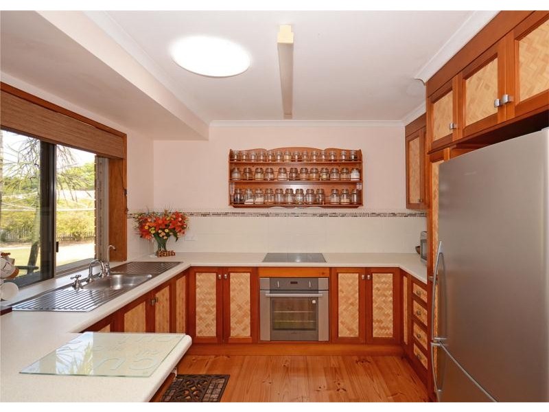 33 Park Street, Urangan QLD 4655