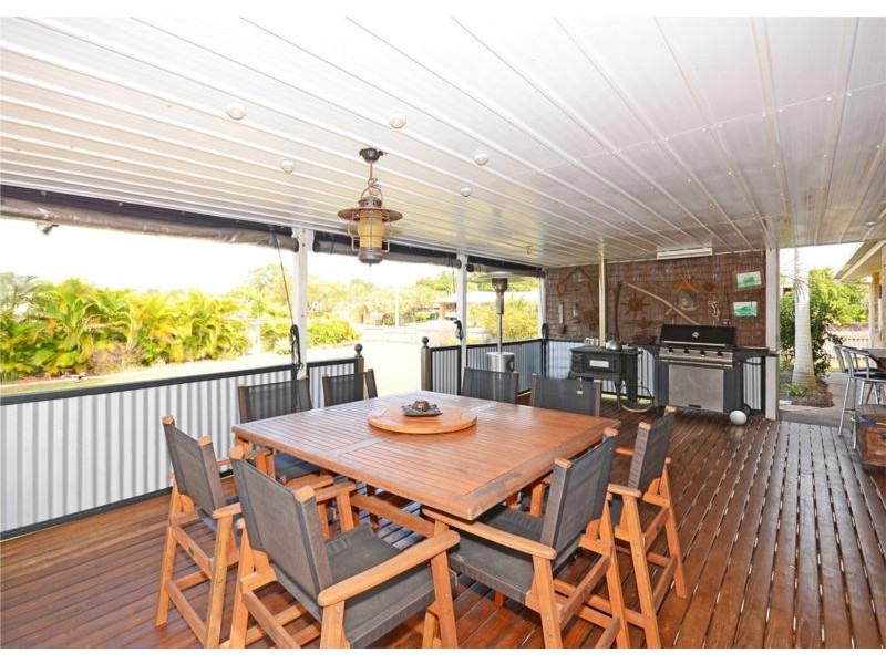 33 Park Street, Urangan QLD 4655