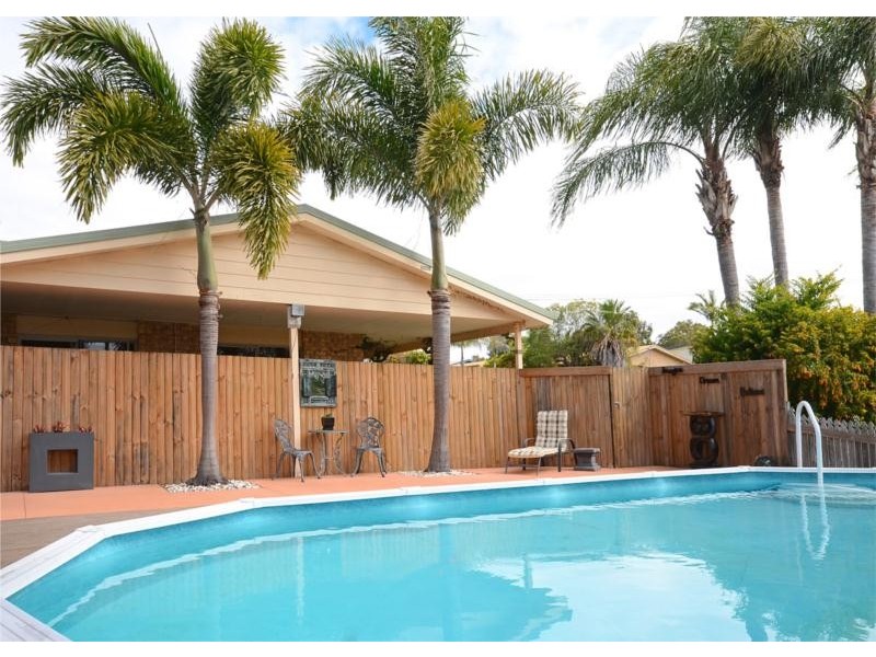 33 Park Street, Urangan QLD 4655