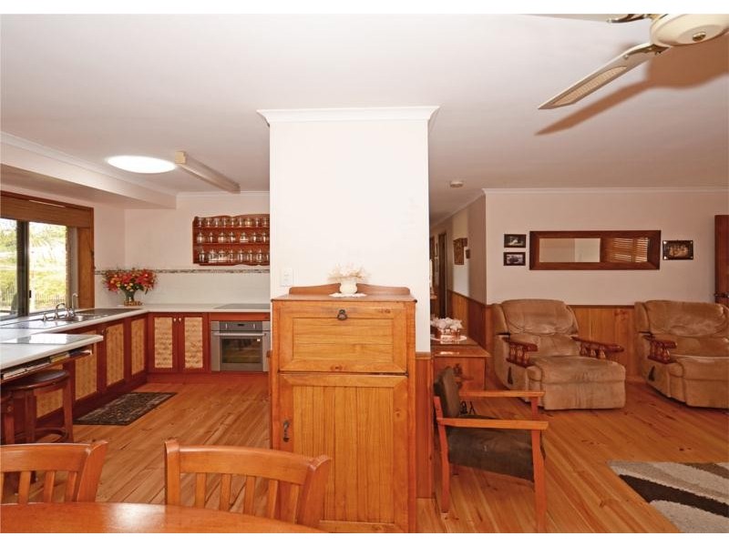 33 Park Street, Urangan QLD 4655