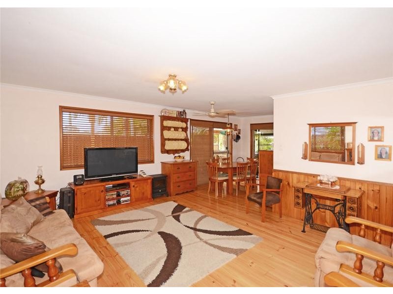 33 Park Street, Urangan QLD 4655