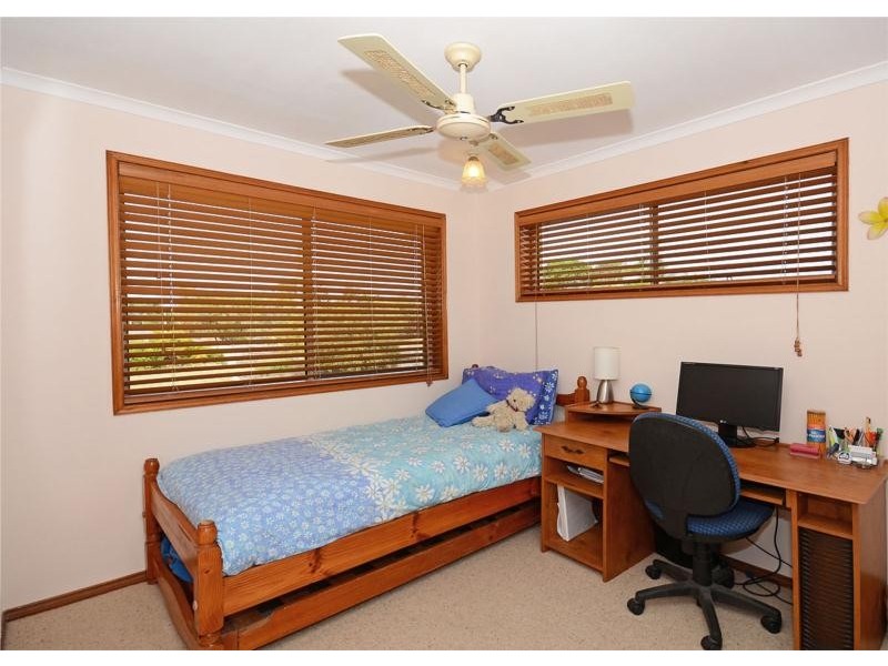 33 Park Street, Urangan QLD 4655