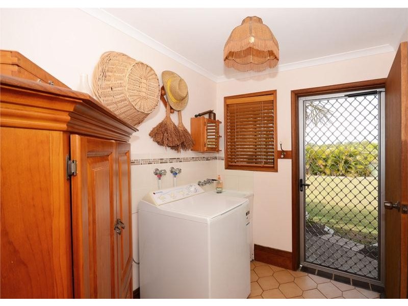 33 Park Street, Urangan QLD 4655