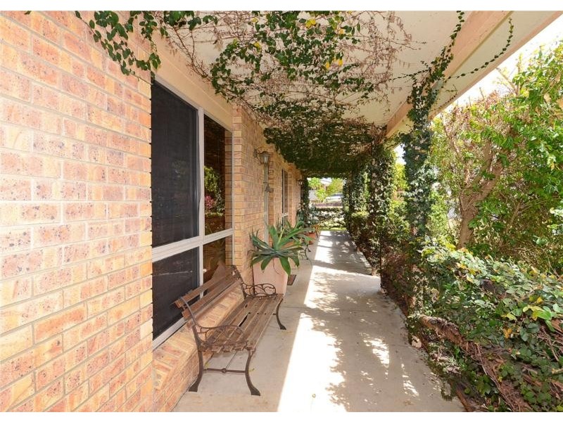 33 Park Street, Urangan QLD 4655