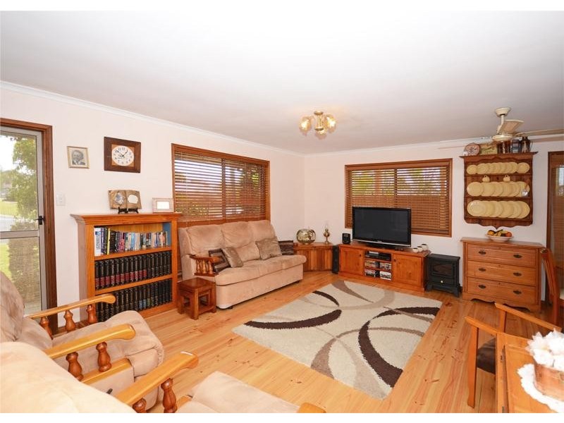 33 Park Street, Urangan QLD 4655