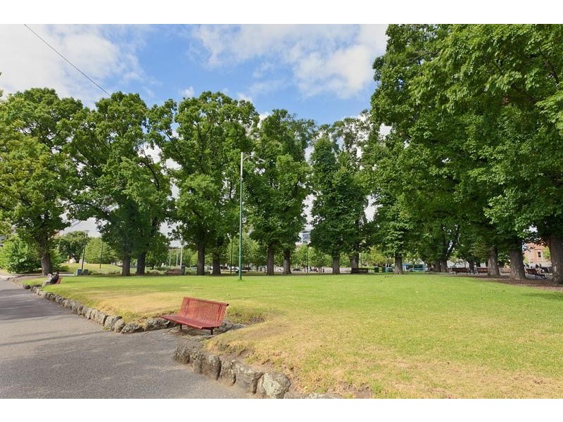 9 Kelvin Place, Carlton VIC 3053