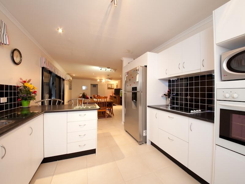 14 Hastings Place, Buderim QLD 4556